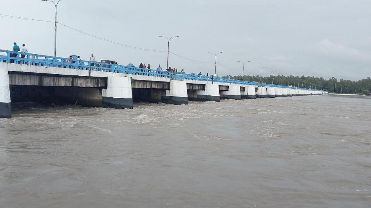 তিস্তার পানি বিপৎসীমার ওপরে, লালমনিরহাটের নিম্নাঞ্চল ডুবে যাচ্ছে